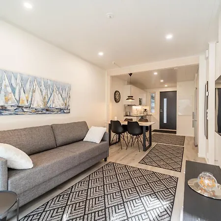 Tuomenkartano By Hiekka Kalajoki