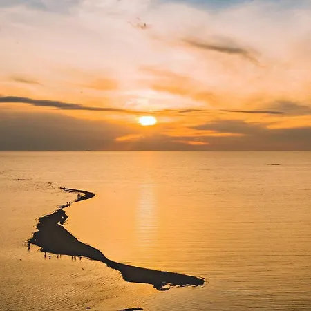 Tuomenkartano By Hiekka * 卡拉约基