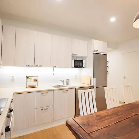 Tuomenkartano By Hiekka