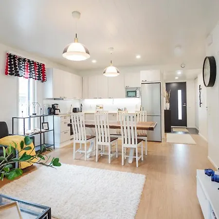 Tuomenkartano By Hiekka * 卡拉约基