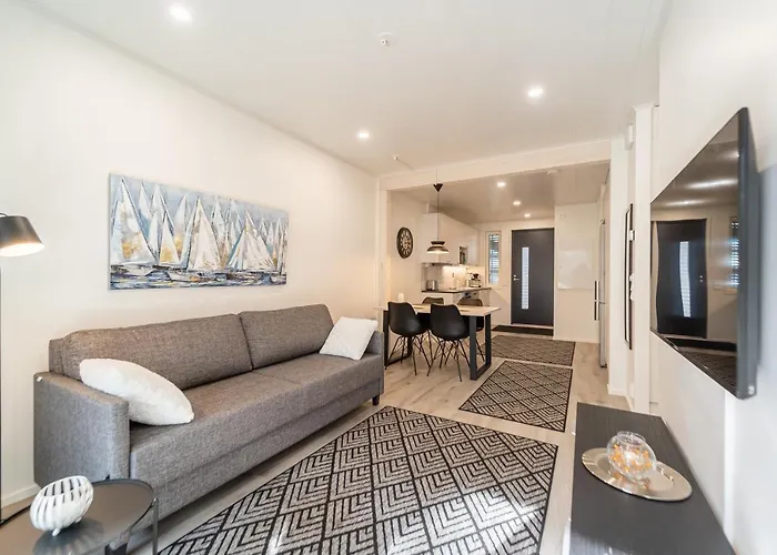 Tuomenkartano By Hiekka Kalajoki