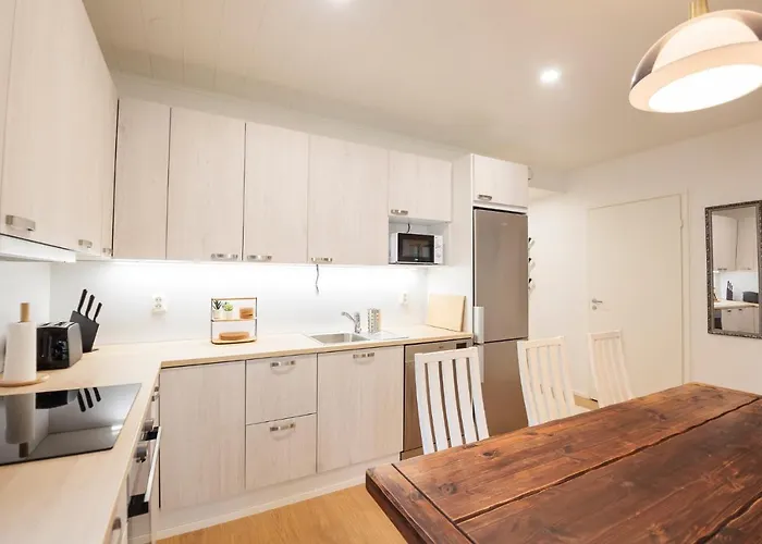 Tuomenkartano By Hiekka